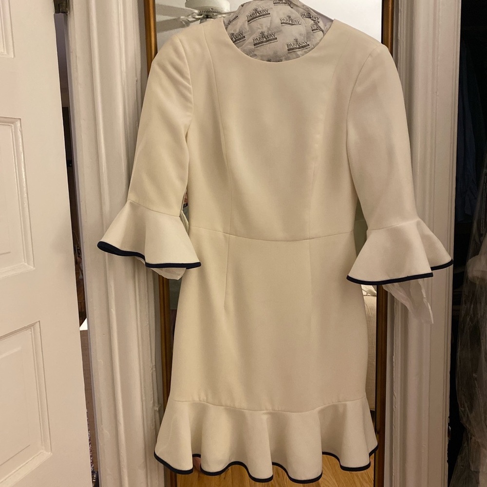Black Halo Dress. Size 4.
